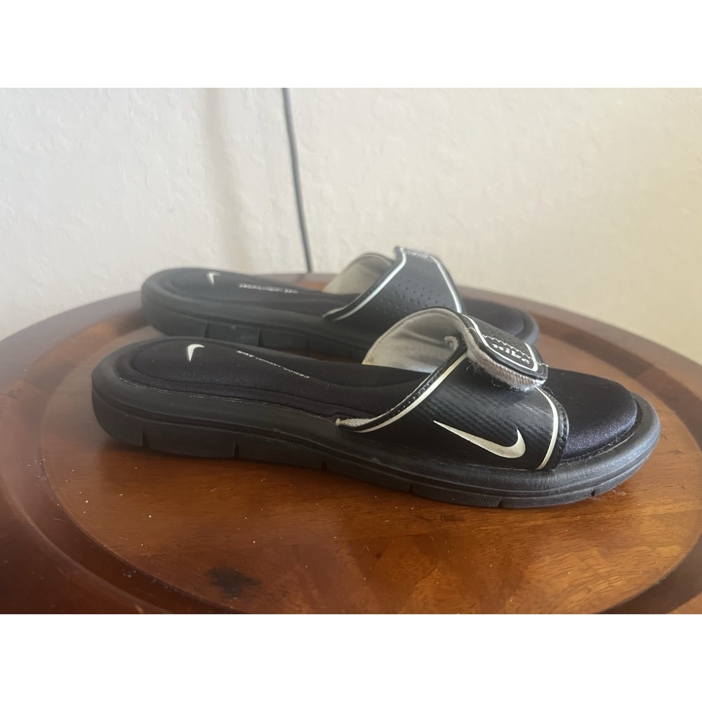 Nike Comfort Footbed Slide Sandals Womens 6 Black White Slip On Cushioned Sandal